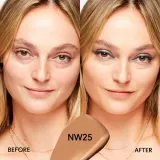 MAC Cosmetics Studio Fix Fluid SPF 15 24HR Matte Foundation + Oil Control - Тональная основа матирующая SPF 15 оттенок NW25, 30 ml — фото 3