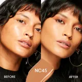 MAC Cosmetics Studio Fix Fluid SPF 15 24HR Matte Foundation + Oil Control - Тональная основа матирующая SPF 15 оттенок NC45, 30 ml — фото 4