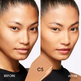 MAC Cosmetics Studio Fix Fluid SPF 15 24HR Matte Foundation + Oil Control - Тональная основа матирующая SPF 15, 30 мл, оттенок C5 — фото 3
