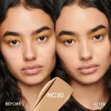 MAC Cosmetics Studio Fix Fluid SPF 15 24HR Matte Foundation + Oil Control - Тональная основа матирующая SPF 15, 30 мл, оттенок NC30 — фото 3