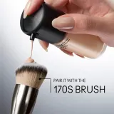 MAC Cosmetics Studio Fix Fluid SPF 15 24HR Matte Foundation + Oil Control - Тональная основа матирующая SPF 15, 30 мл, оттенок NC30 — фото 7