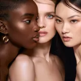 GUERLAIN Parure Gold Skin Matte Foundation - Долговременное матирующее тональное средство SPF 15 оттенок 0,5C, 35 ml — фото 8