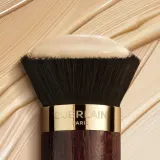 GUERLAIN Parure Gold Skin Matte Foundation - Долговременное матирующее тональное средство SPF 15 оттенок 0W, 35 ml — фото 8