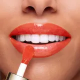 Clarins Lip Comfort Oil - Блеск для губ с увлажняющим действием, 7 мл, оттенок 05 apricot — фото 4