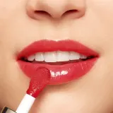Clarins Lip Comfort Oil - Блеск для губ с увлажняющим действием оттенок 03 cherry, 7 ml — фото 5