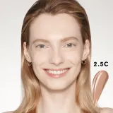 Estee Lauder Futurist Soft Touch Brightening Skincealer - Корректор осветляющий тон лица оттенок 2.5C, 6 ml — фото 3