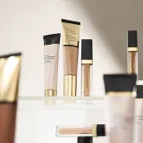 Estee Lauder Futurist Soft Touch Brightening Skincealer - Корректор осветляющий тон лица, 6 мл, оттенок 1N — фото 4