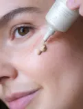 Lumene Blur 16h Longwear - Тональная основа: долговременный 16H подклад оттенок 1,5 Fair Beige (Neutral), 30 ml — фото 3