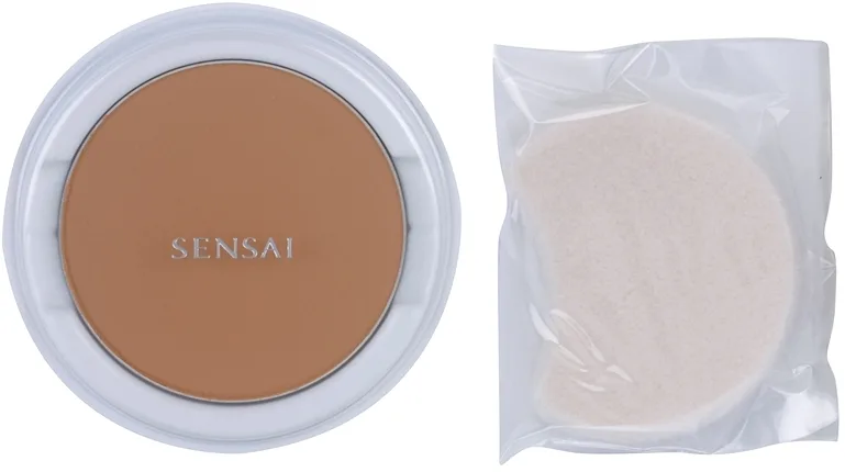 Sensai Cellular Performance Total Finish Foundation - Антивозрастная компактная пудра наполнение оттенок TF23 Almond Beige SPF 15, 11 g