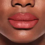 Shiseido ColorGel LipBalm - Тонирующий бальзам для губ с увлажняющим действием оттенок 106 Redwoот(red, 2 g — фото 6