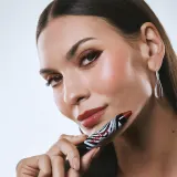 Sisley Phyto-Lip Twist - Тонирующий бальзам для губ в стике, оттенок 28 Tangerine — фото 3