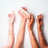 essence love that GLOW & BRONZE - Палетка для контурирования лица, 16 g — фото 3