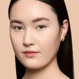 Bobbi Brown Weightless Skin Foundation SPF 15 - Тональная основа: травяной подклад с увлажняющим действием оттенок Porcelain, 30 ml — фото 4