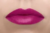 NYX Professional Makeup Suede Matte Lipstick - Матовая помада оттенок 12 Clinger, 3 g — фото 3