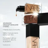 NARS Light Reflecting Foundation - Тональная основа для естественного сияния, 30 мл, оттенок SIBERIA — фото 8