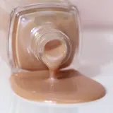 LONDONTOWN Kur Illuminating Nail Concealer - Светящийся лак для ногтей, 12 мл, оттенок Bare — фото 4