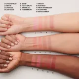 MAC Cosmetics Glow Play Blush - Розовый хайлатер для скул оттенок True Harmony, 7 g — фото 6