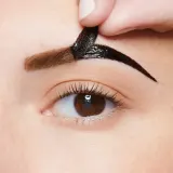 MAYBELLINE NEW YORK Tattoo Brow - Полуперманентная гелевая краска для бровей, 4 г, оттенок Medium Brown — фото 7
