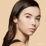 Bobbi Brown Sheer Finish Pressed Powder Relaunch - Нежный порошок в компакте, 9 г, оттенок Pale Yellow — фото 3