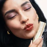 Bobbi Brown Holiday Luxe Lipstick - Кремовая помада с высокой пигментацией оттенок Sweet Cherry, 3 g — фото 3