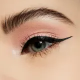 MAC Cosmetics Powder Kiss Soft Matte Eye Shadow - Тени для век оттенок Felt Cute, 1 g — фото 4