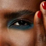MAC Cosmetics Powder Kiss Soft Matte Eye Shadow - Тени для век оттенок GoотJeans, 1 g — фото 3