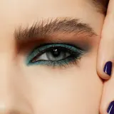 MAC Cosmetics Powder Kiss Soft Matte Eye Shadow - Тени для век оттенок GoотJeans, 1 g — фото 4
