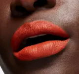 MAC Cosmetics Locked Kiss Ink 24HR Lipcolour - Долговременная матовая помадка в жидкой форме, 4 мл, оттенок Brazen — фото 3