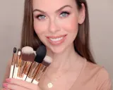 Dermacol Accessories Master Brush by PetraLovelyHair - Кисть для контурирования D57 Rose Gold, 1 szt. — фото 2