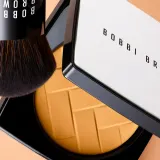 Bobbi Brown Vitamin Enriched Pressed Powder - Пудра в компакте с увлажняющим действием оттенок Neutral, 8 g — фото 5