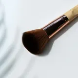 So Eco Blush Brush - Кисть для щек с гипоаллергенными волокнами, 1 szt. — фото 3