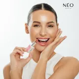 NEO MAKE UP Intense Serum Sheer Lipstick - Кремовая помада для увлажнения, 4 г, оттенок 05 Peachy Glass — фото 4