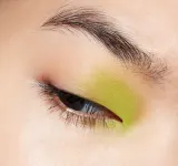 MAC Cosmetics Connect In Colour Eye Shadow Palette 12 shades - Палетка теней для век: палетка теней для век оттенок Hi-Fi Colour, 12 g — фото 6
