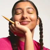 3INA The Color Pen Eyeliner - Подводка для глаз в виде карандаша, 1 мл, оттенок 137 - Yellow — фото 4