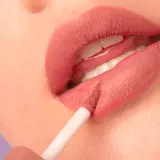3INA The Longwear Lipstick - Долговременная жидкая помада оттенок 503 - Nude, 6 ml — фото 4