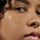 MÁDARA Skinonym Semi-Matte Peptide - Тональный крем с пептидами, 30 мл, оттенок #65 Warm Tan — фото 3