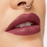 MAC Cosmetics MACximal Silky Matte Viva Glam Lipstick - Матовая помада, 3 г, оттенок Viva Empowered — фото 3
