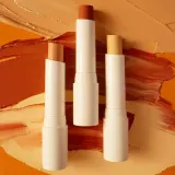 OLEHENRIKSEN Truth Banana Bright+ Vitamin CC Stick - Корректор осветляющий, 3 г, оттенок Guava — фото 4