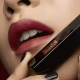 Yves Saint Laurent Rouge Pur Couture The Slim Velvet Radical - Тонкая матовая помада, обеспечивающая кожаный эффект на губах., 2 г, оттенок 302 — фото 3