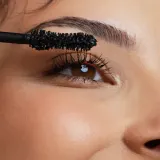 Gabriella Salvete Over The Moon 24H Volume & Curl - Тушь для ресниц с длительным эффектом и алмазной пудрой оттенок Black, 9 ml — фото 4