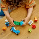 Конструктор LEGO DUPLO 10471 Синий полицейский мотоцикл арт. 10471 11 дет — фото 6
