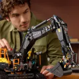 Конструктор LEGO Technic 42215 Гибридный экскаватор Volvo EC500 — фото 5