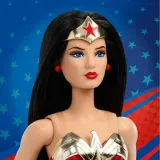 Mattel JBJ36 — Коллекционная кукла Barbie Signature DC Comics Wonder Woman JBJ36 — фото 5