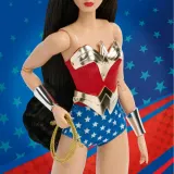 Mattel JBJ36 — Коллекционная кукла Barbie Signature DC Comics Wonder Woman JBJ36 — фото 7