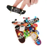 Spin Master 6067138 — Tech Deck «Коллекция с эксклюзивной фигуркой» — набор из 8 фингербордов 20142285 — фото 5