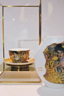 Goebel Портретная чашка с блюдцем Adele Bloch-Bauer 250 мл для чая/капучино 66-532-02-1