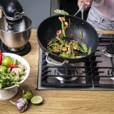 KitchenAid Кованый и закаленный алюминиевый вок 30см CC005696-001 — фото 2