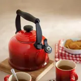 Le Creuset Традиционный чайник Deep Teal объемом 2,1 л. 92000800642000 — фото 2