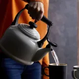 Le Creuset Традиционный марсельский чайник объемом 2,1 л. 92000800310000 — фото 3