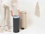 Brabantia Контейнер для мусора NewIcon, 30 л, мягкий бежевый 149962 — фото 3
